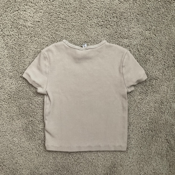 beige CROPPED baby tee - Picture 3 of 3